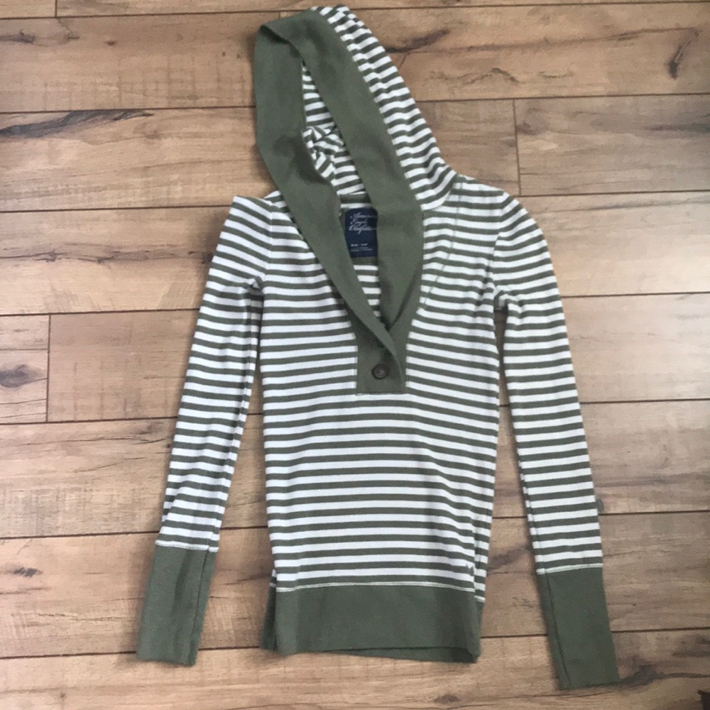 American Eagle hooded top